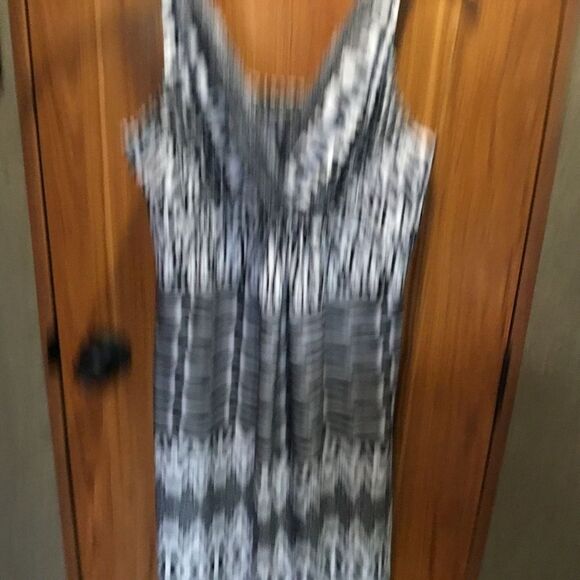 NWOT. Metaphor Brand Women’s Size LP Black and White Sleeveless Sundress - Picture 2 of 11